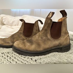 Blundstone Chelsea Boot size 9 women’s